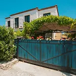 Hotel Albatross *