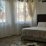 Albatross Hotel *