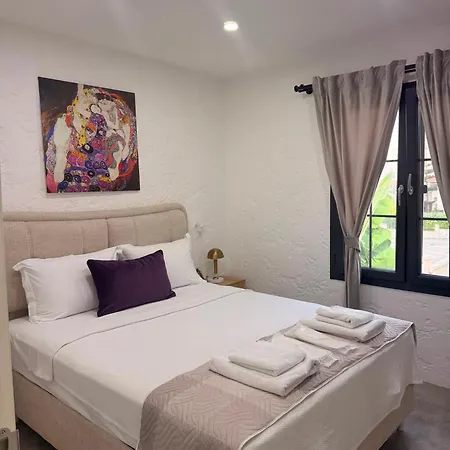 Albatross Otel *